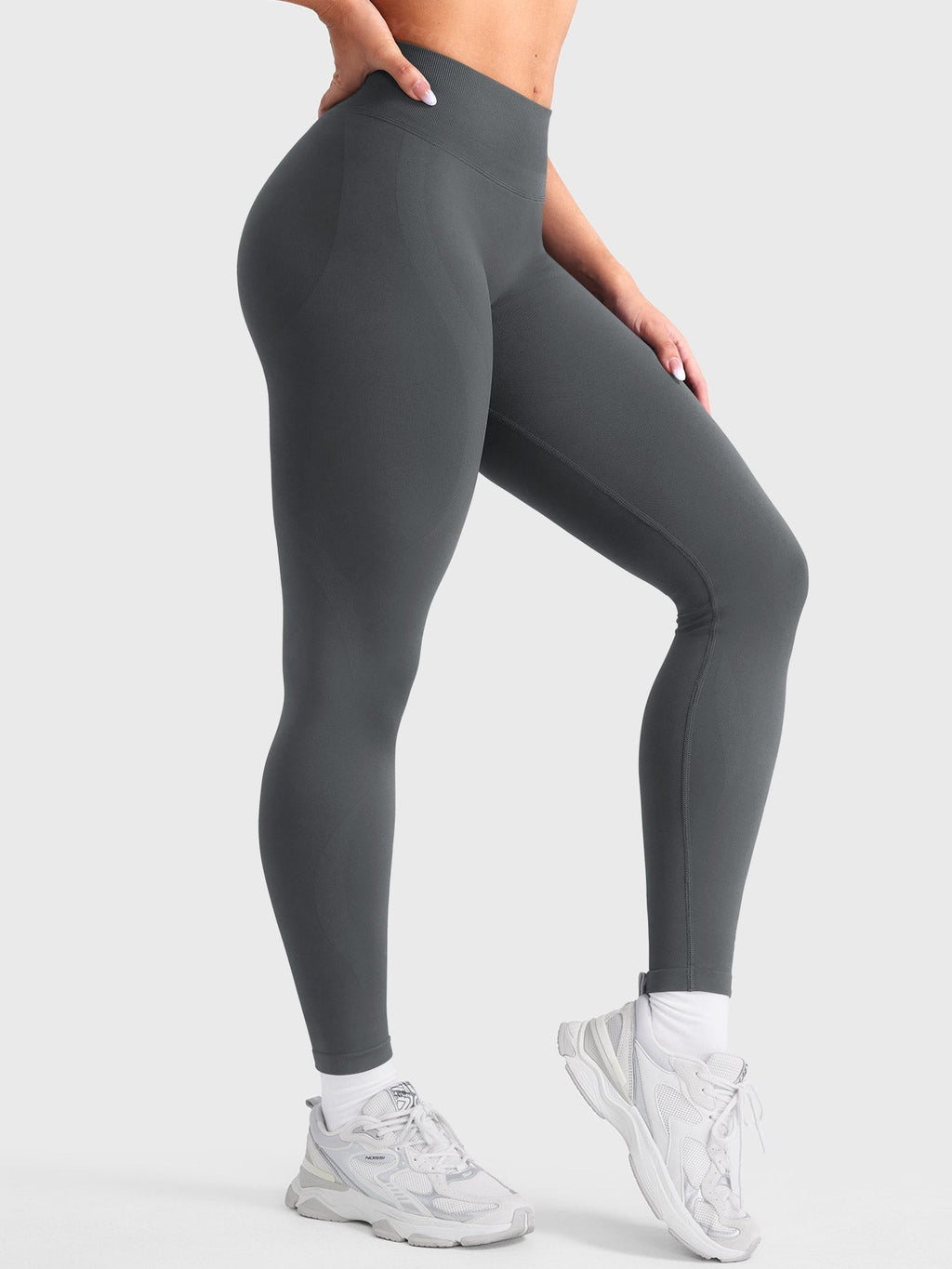 https://cdn.shopify.com/s/files/1/0915/8141/5723/files/yeoreo_women_leggings_AsphaltAsh_2186_4.jpg?v=1773471979