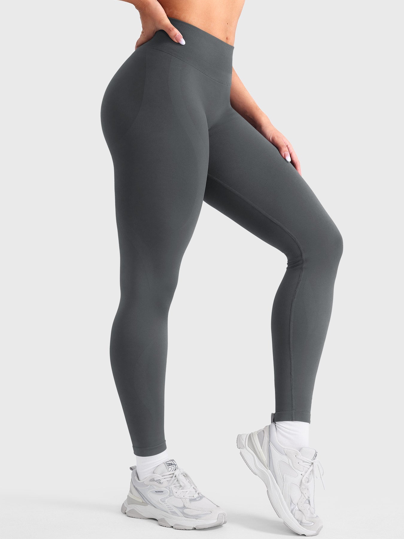 https://cdn.shopify.com/s/files/1/0915/8141/5723/files/yeoreo_women_leggings_AsphaltAsh_2186_4.jpg?v=1773471979