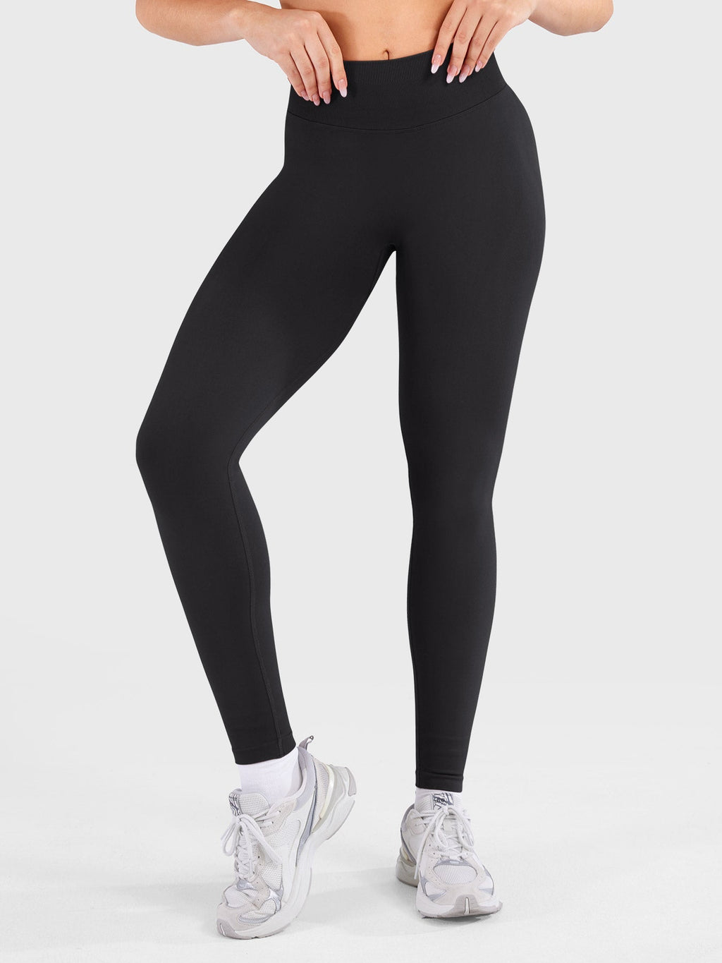 https://cdn.shopify.com/s/files/1/0915/8141/5723/files/yeoreo_women_leggings_black_2186_6.jpg?v=1773471979